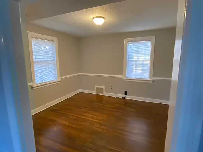 2113 New Berne Rd — Photo 2