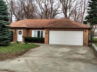 1125 68th St, Windsor Heights, IA 50324