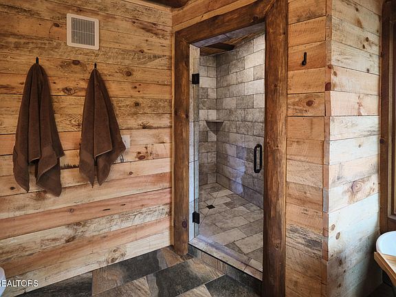 26th image of 1410 Swannsylvania Rd