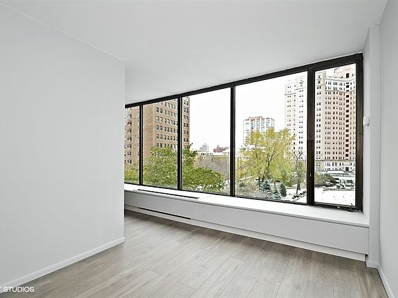 4th image of 5455 N Sheridan Rd APT 509