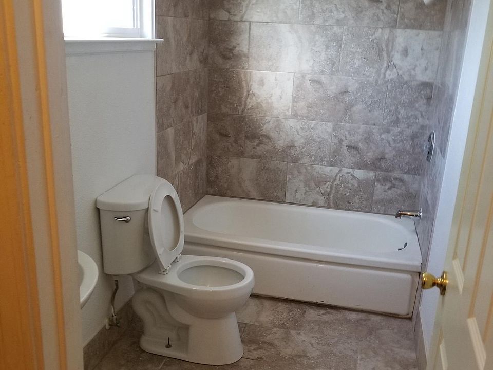 2nd image of 7613 Florin Rd