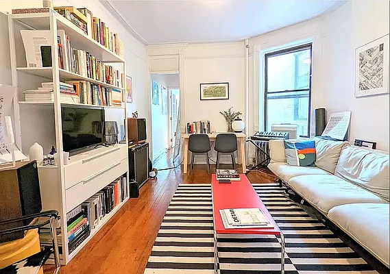Living room, photo 1