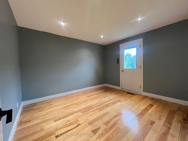 78 Athol Ave — Photo 18