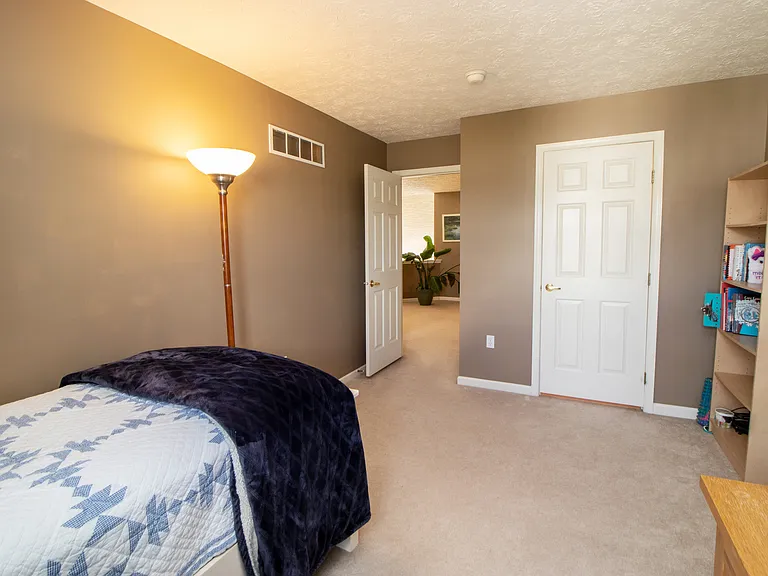 4977 Lake View Dr — Photo 16