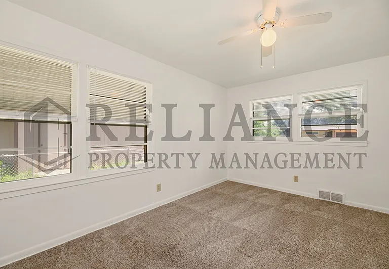 2425 N Marigold Ln — Photo 33