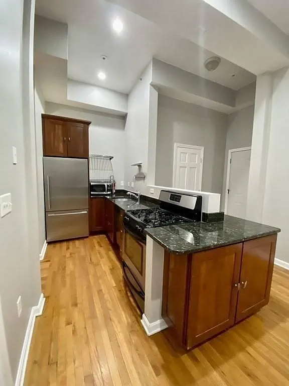 Building Photo - 257 Pleasant St #16
