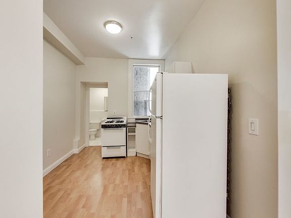 3rd image of 135 8th St APT 2