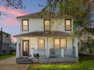 17964 Peters St, Roseville, MI 48066