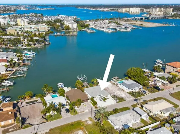 244 145th Ave E, Madeira Beach, FL 33708