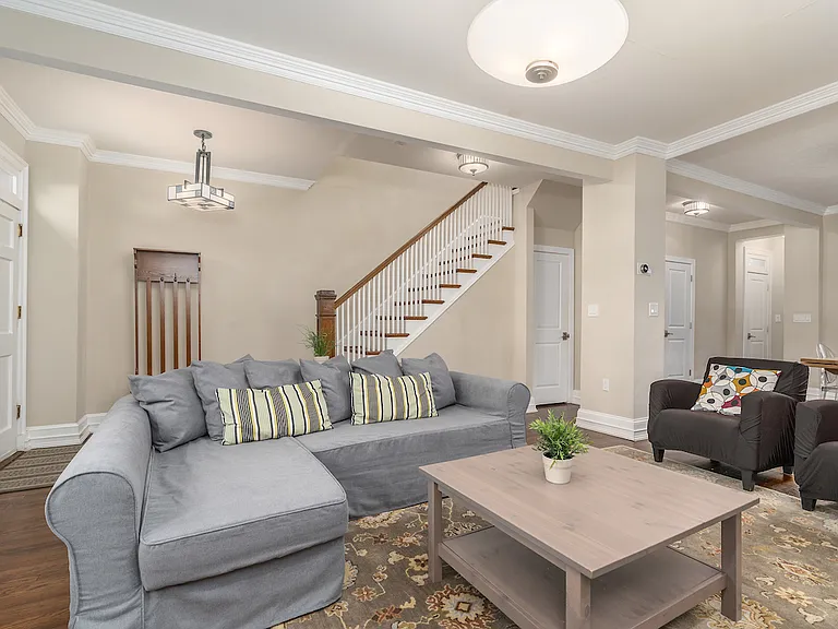 2650 Woodley Pl NW — Photo 6
