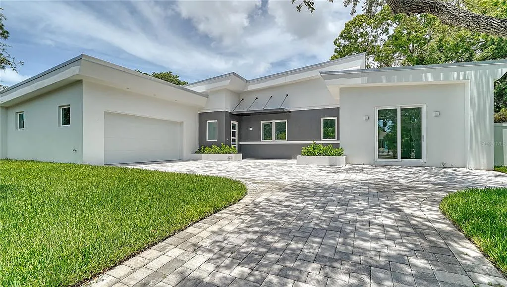 4 bed, 3.5 bath, 2731 sqft, $12,000 — Photo 1