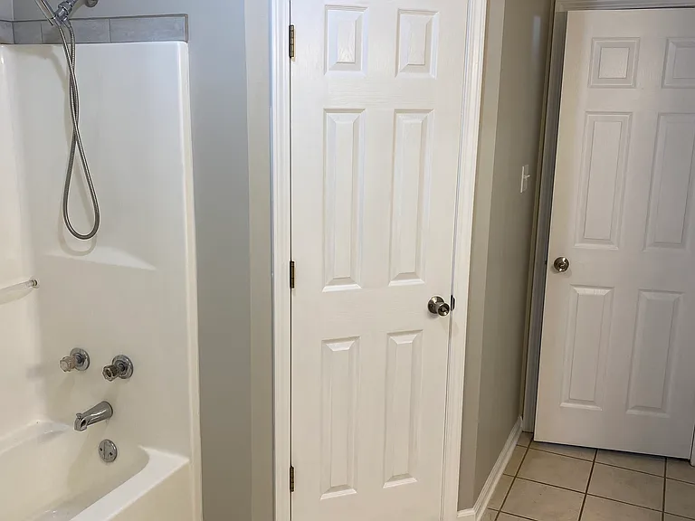 1307 Shirewood Ct — Photo 12