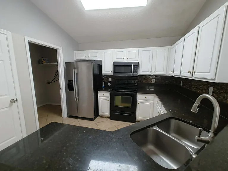 7548 Cliff Cottage Dr — Photo 8