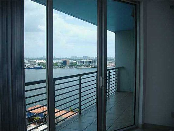 5th image of 335 S Biscayne Bl #1504