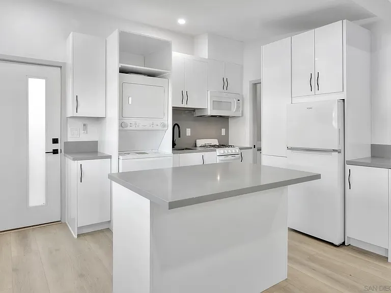 Greenfield Dr — Photo 2