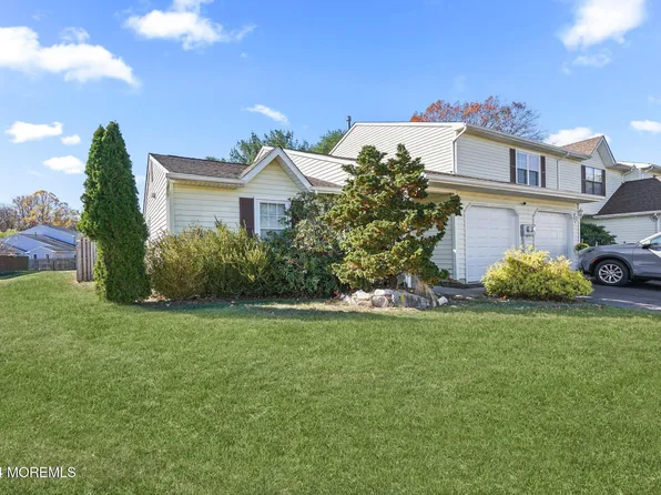 140 Harbor Circle, Howell, NJ 07728