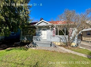 1715 NE Ainsworth St #A, Portland, OR 97211