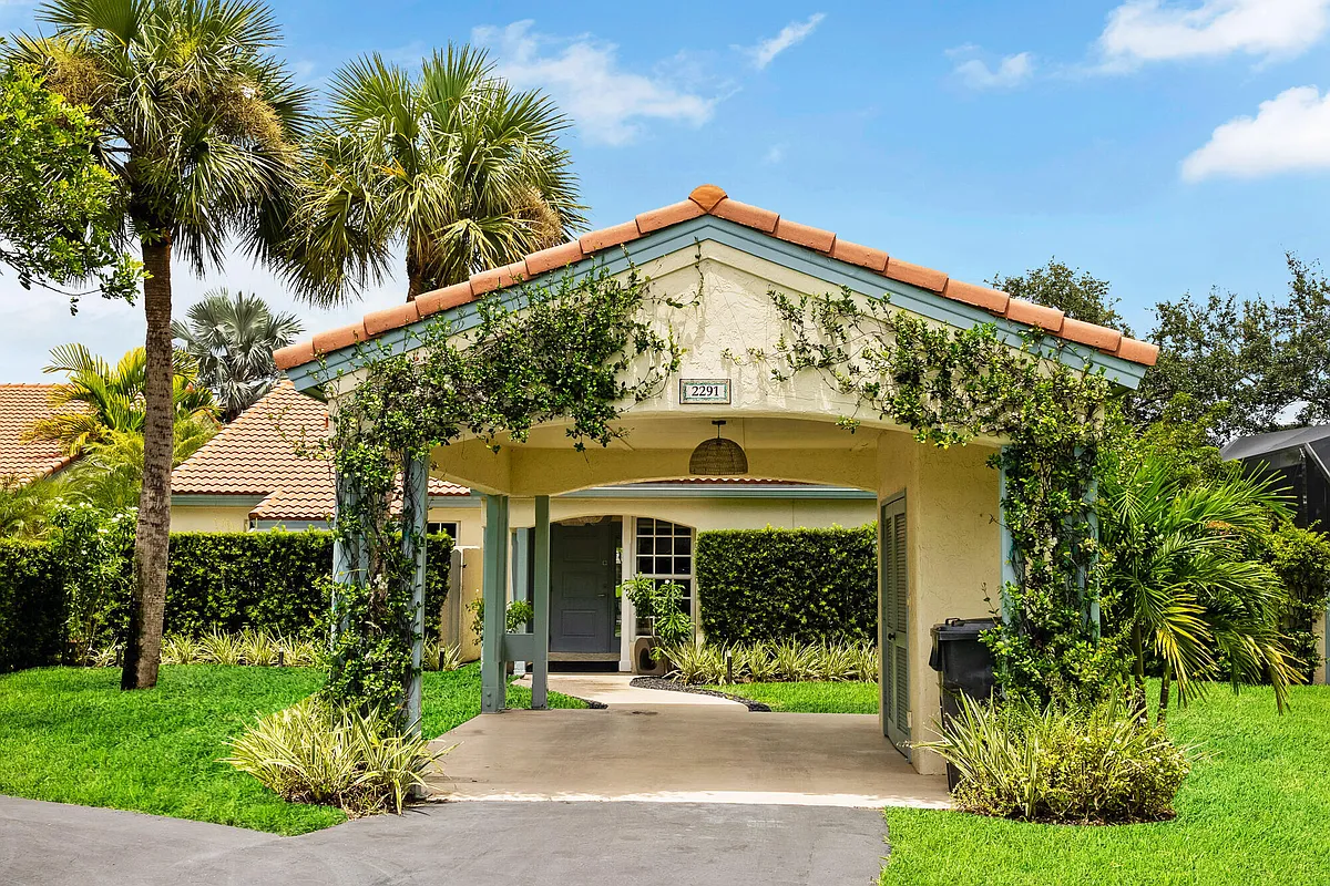 Building Photo - 2291 Las Casitas Dr