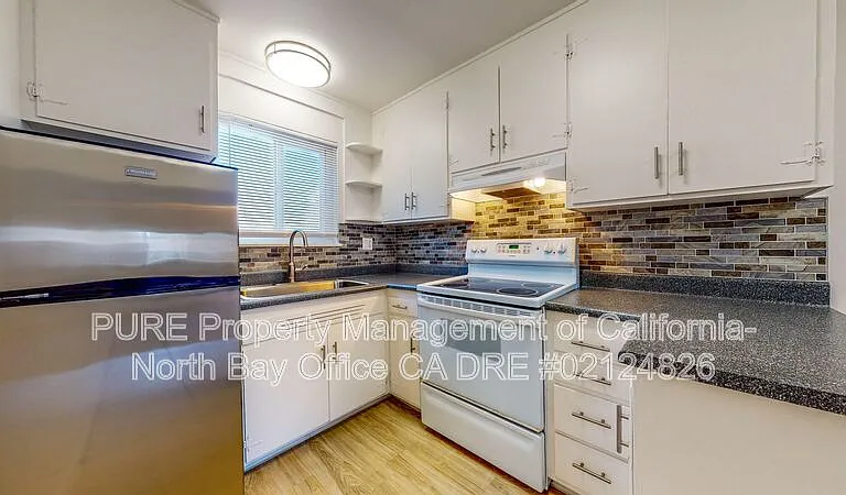 555 Dexter St #E — Photo 1