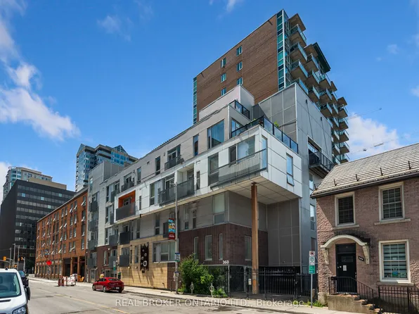 360 Cumberland St #102, Ottawa, ON K1N 0B1