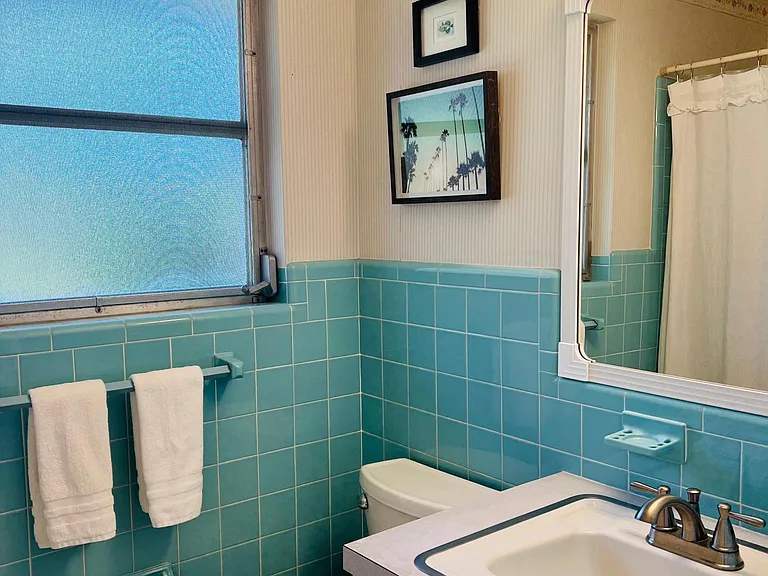 1126 Royal Palm Dr — Photo 13