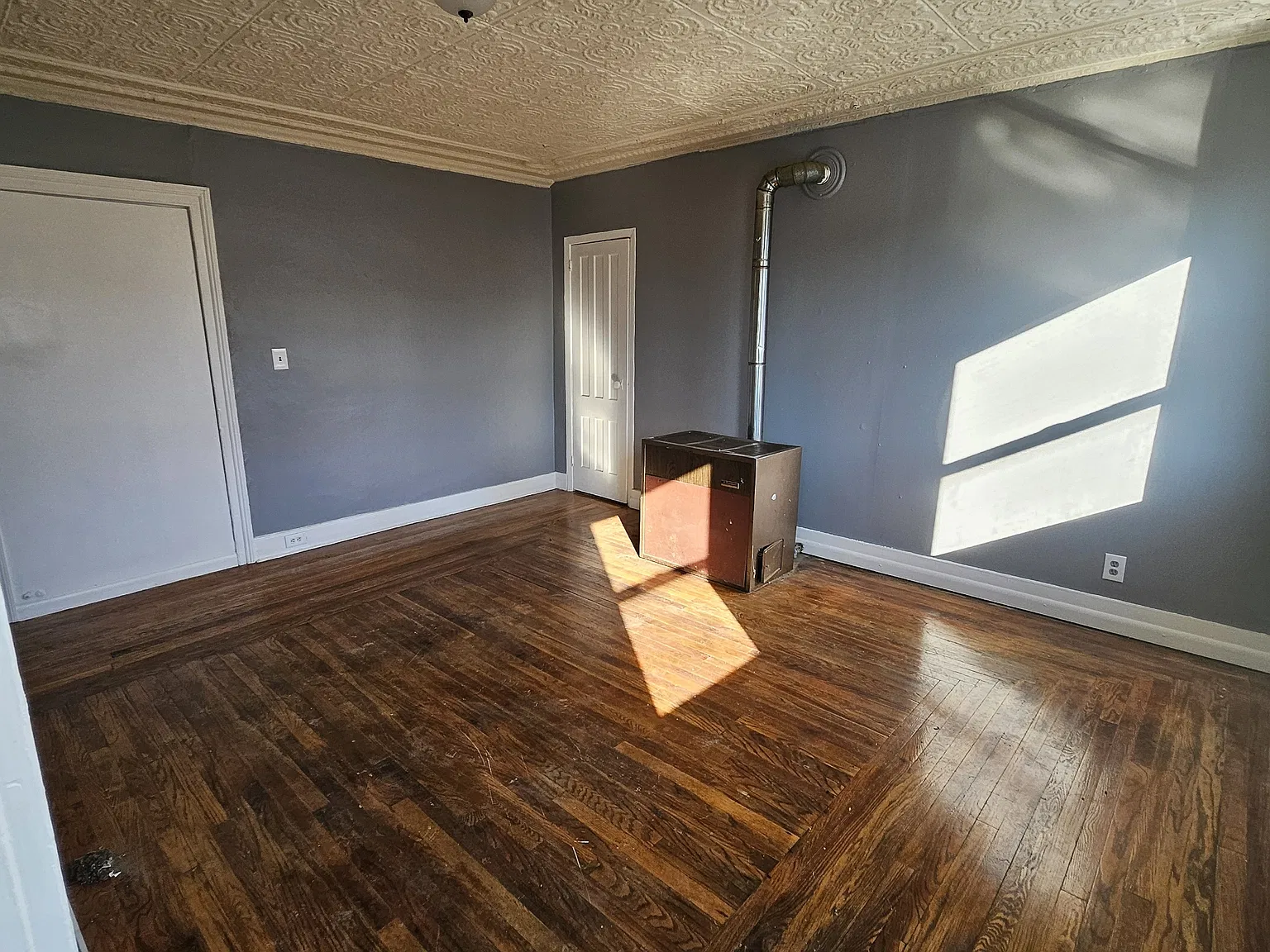 2 bed, $1,250 — Photo 1