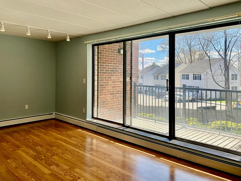 271 Lake St #0 — Photo 2