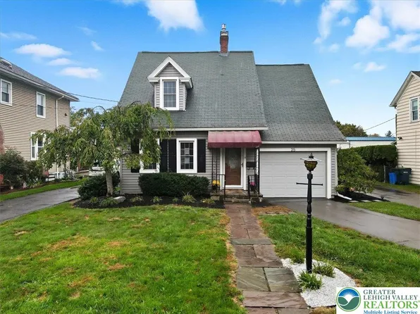 25 Dana St, Forty Fort, PA 18704