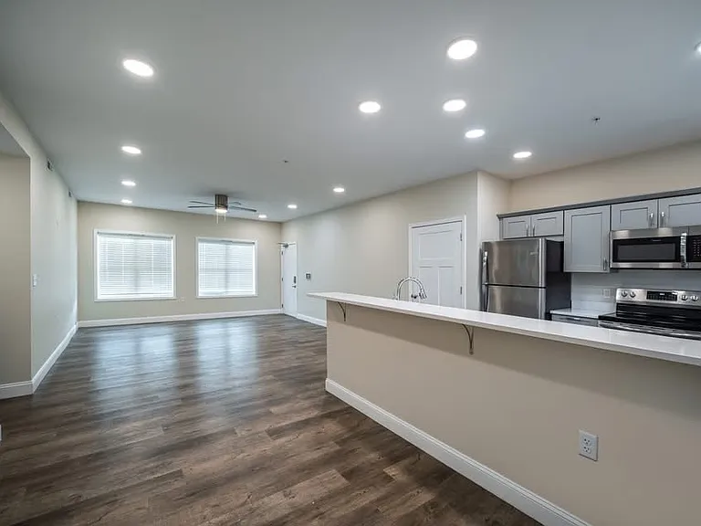 111 Maple Grove Ln #202 — Photo 2