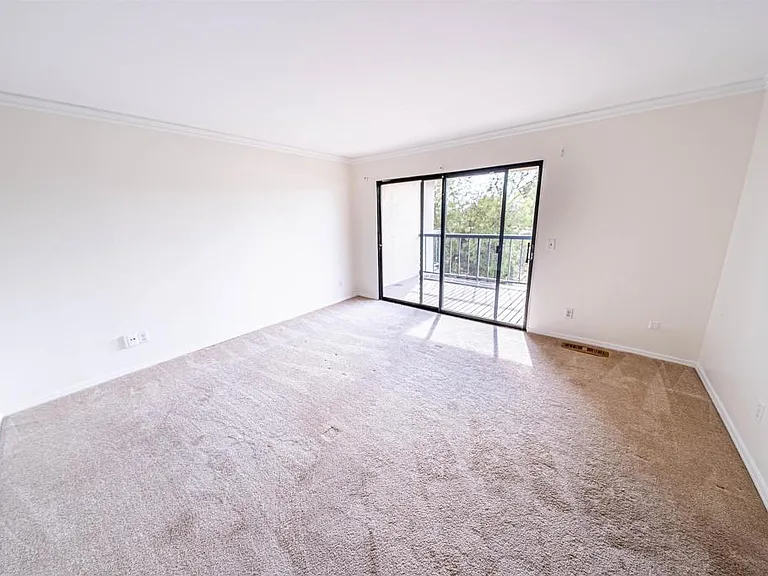 2374 Caringa Way — Photo 14