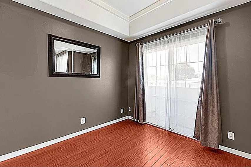10824 Bloomfield St — Photo 4