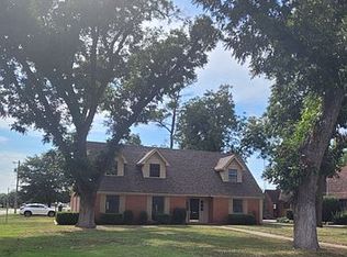 2410 Tolar St, Vernon, TX 76384