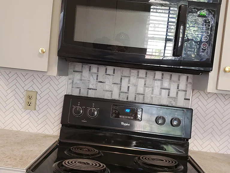 Stove with OTR Microwave
