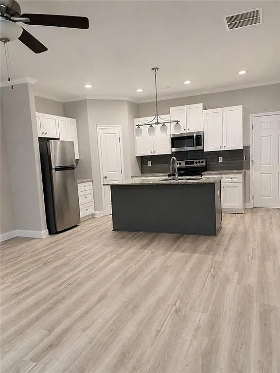 3 bed, 3.0 bath, 1732 sqft, $2,500 — Photo 2