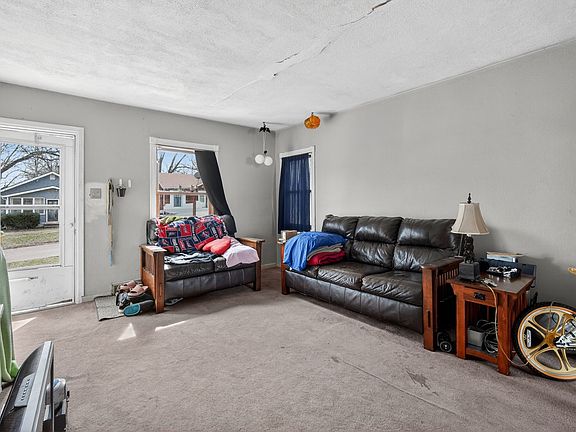 3rd image of 2755 Adams Ave
