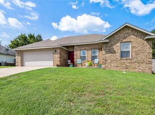 961 Sundowner Ranch Ave, Prairie Grove, AR 72753