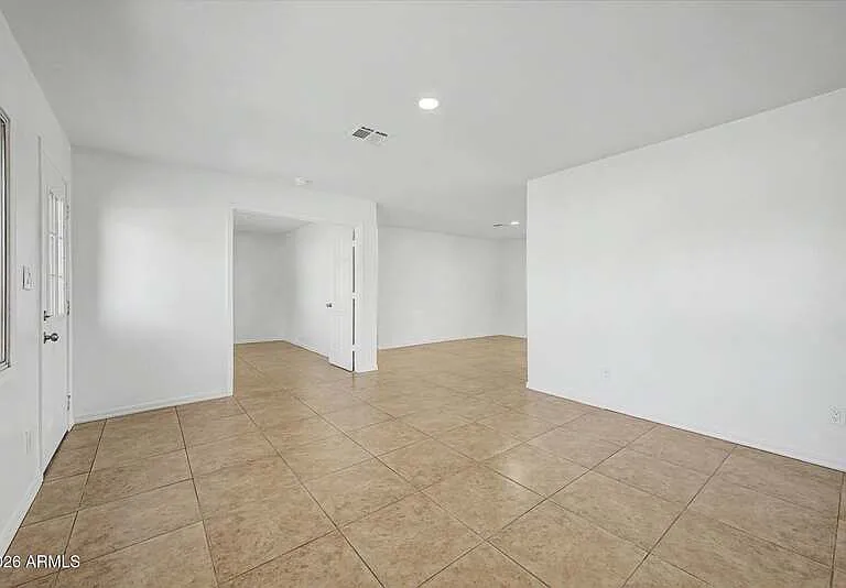 2601 E Dahlia Dr — Photo 9