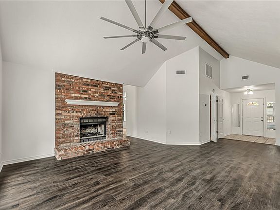 5th image of 3011 Durango St