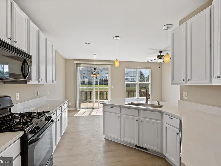 9147 Ribbon Falls Loop — Photo 21
