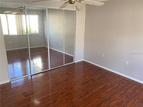 5th image of 7831 Fox Den Row