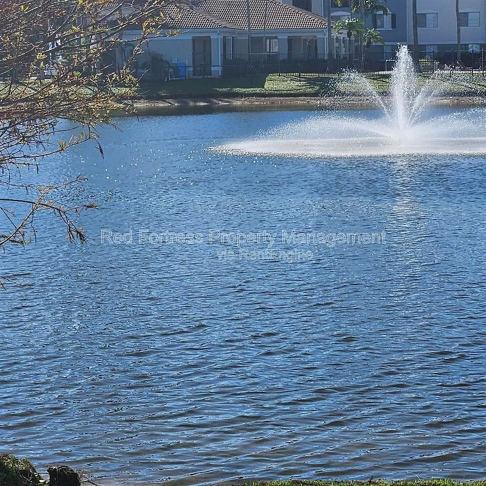 2 bed, 2.0 bath, 932 sqft, $1,299 — Photo 2