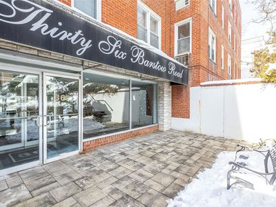 36 Barstow Road #1E, Great Neck, NY, 11021