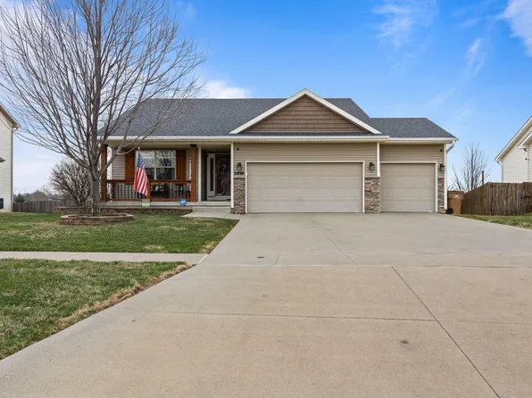 5918 NW 106th St, Johnston, IA 50131