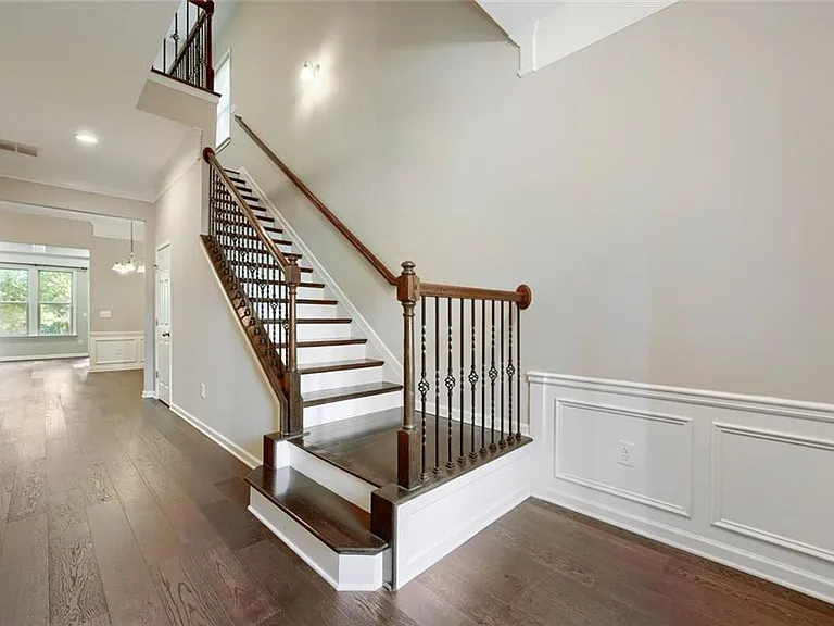 3585 Ashcroft Dr SE — Photo 3