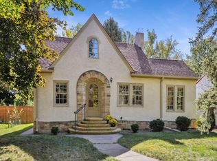 1057 Thomas Ave S, Minneapolis, MN 55405