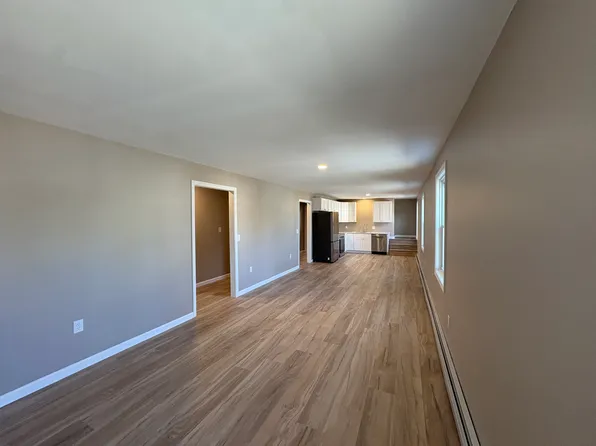 60 Charles St, Farmington, NH