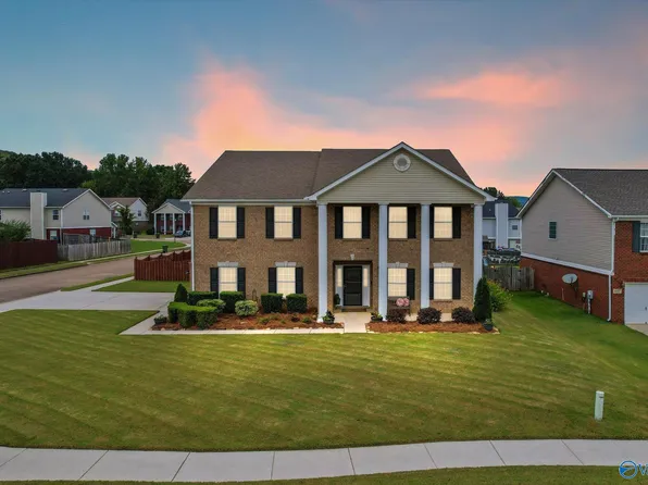 7003 Cobble Hill Dr SE, Owens Cross Roads, AL 35763