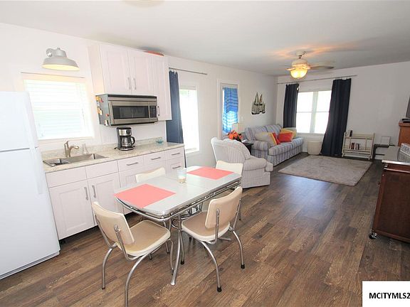 5th image of 4641 Asbury Dr