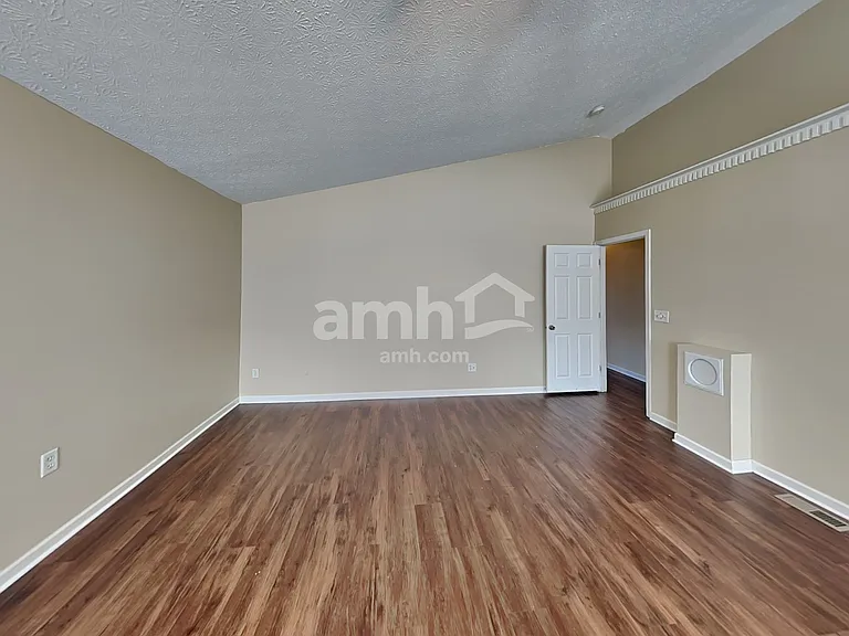 275 Monarch Dr — Photo 11
