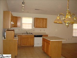 3rd image of 534 Sumter St